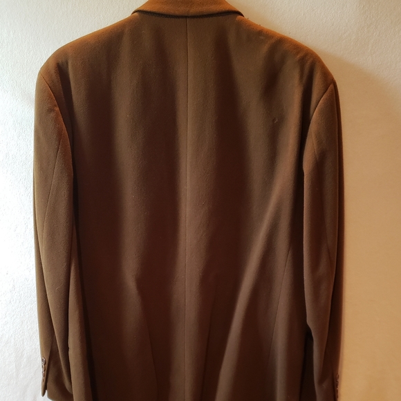 Hugo Boss Cashmere & Wool blazerCross Posted on the BUYSELL Clothing app. - Picture 5 of 10